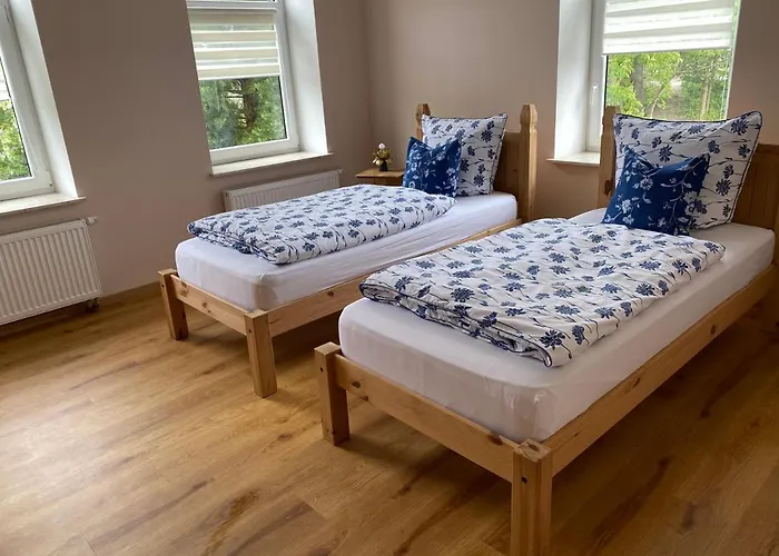 Schöne 2 Zimmerwohnung, neu saniert, hell, stilvoll